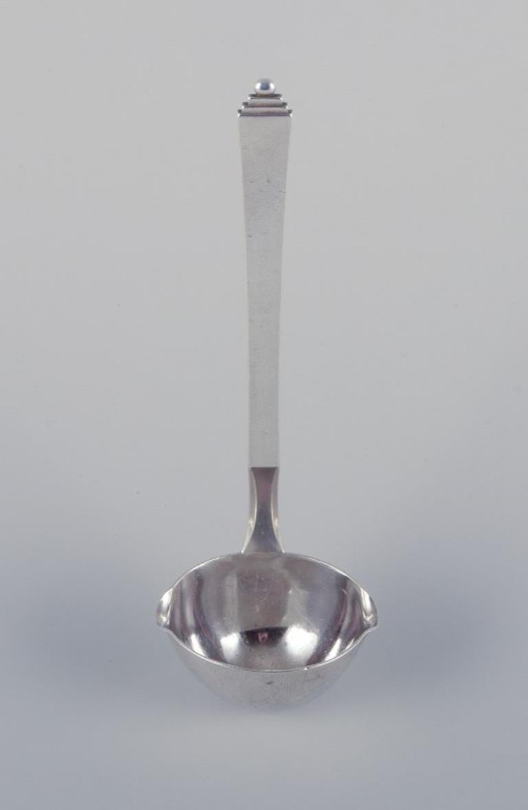 Georg Jensen Pyramide. Saucenlöffel aus Sterlingsilber.  Art-Déco-Stil. (Art déco) im Angebot