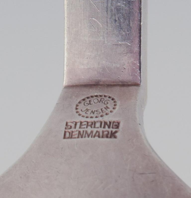 Cuchara piramidal Georg Jensen de plata de ley para servir. Danés en venta