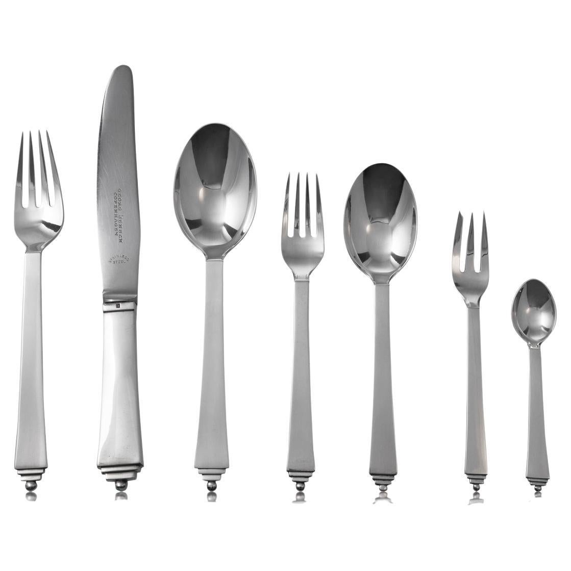 Georg Jensen Servicio piramidal de plata de ley para doce personas