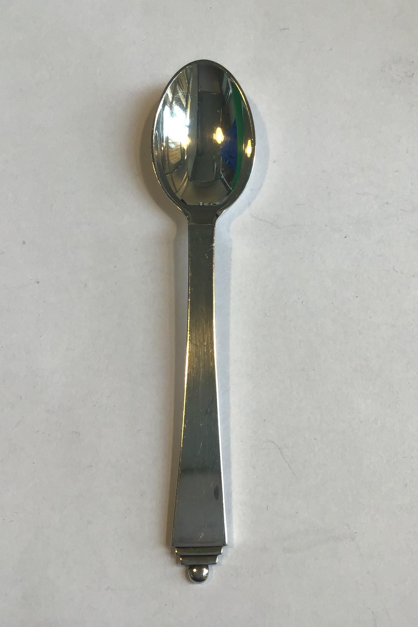 Georg Jensen Pyramid sterling silver tea spoon No 033. Measures 12 cm / 4 23/32 in.