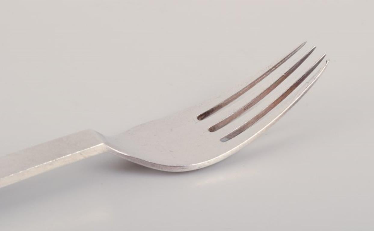 Georg Jensen Pyramide. Drei Mittagessgabeln aus Sterlingsilber. (Dänisch) im Angebot