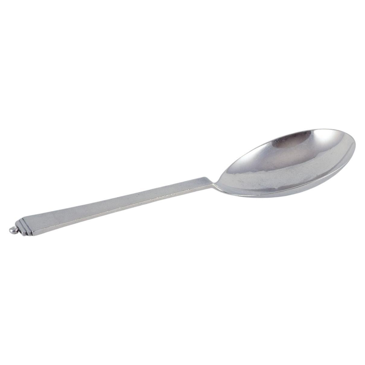 Pirámide Georg Jensen. Cuchara de servir muy grande de plata de ley.