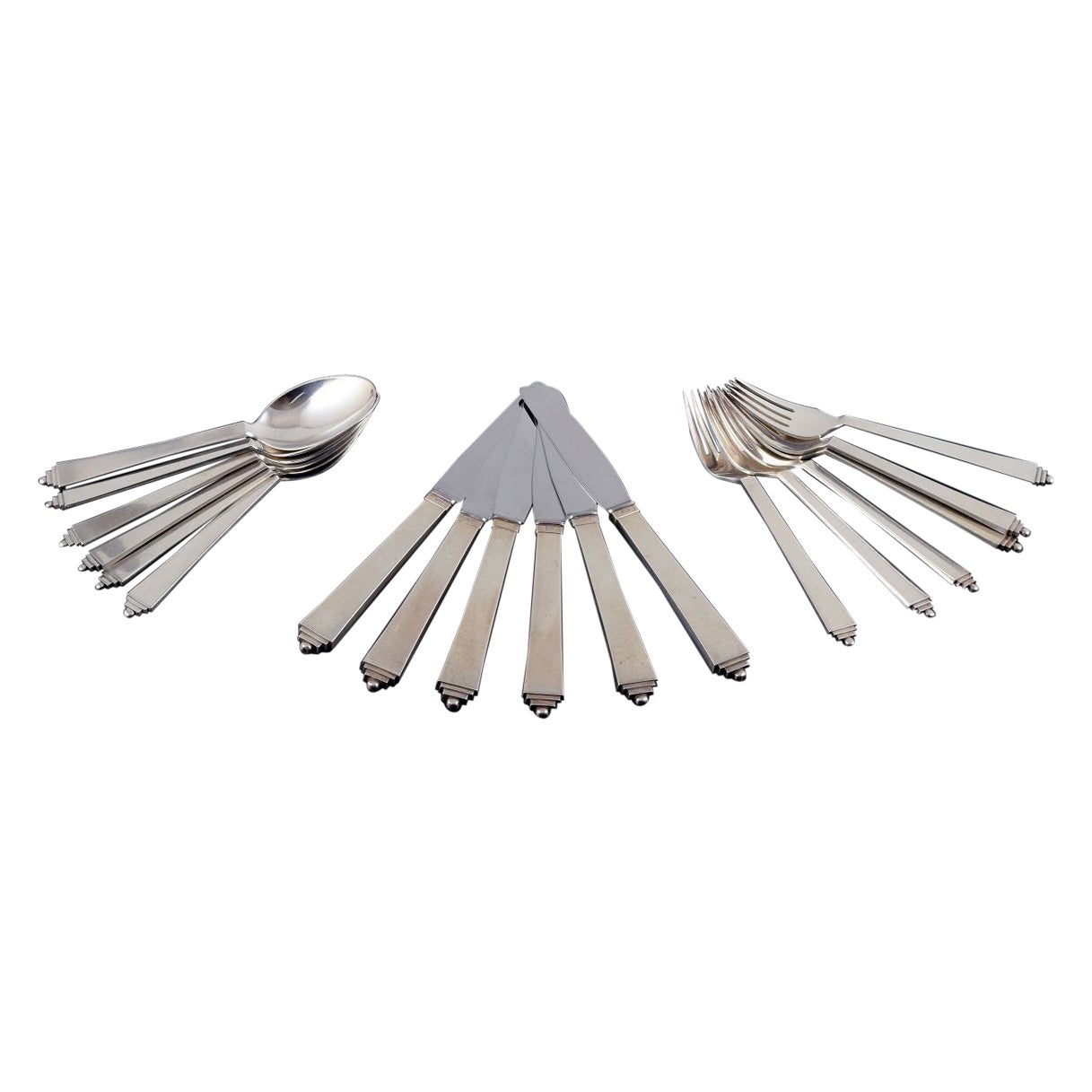 Georg Jensen Pyramide. Complete six-person dinner service in sterling silver. For Sale