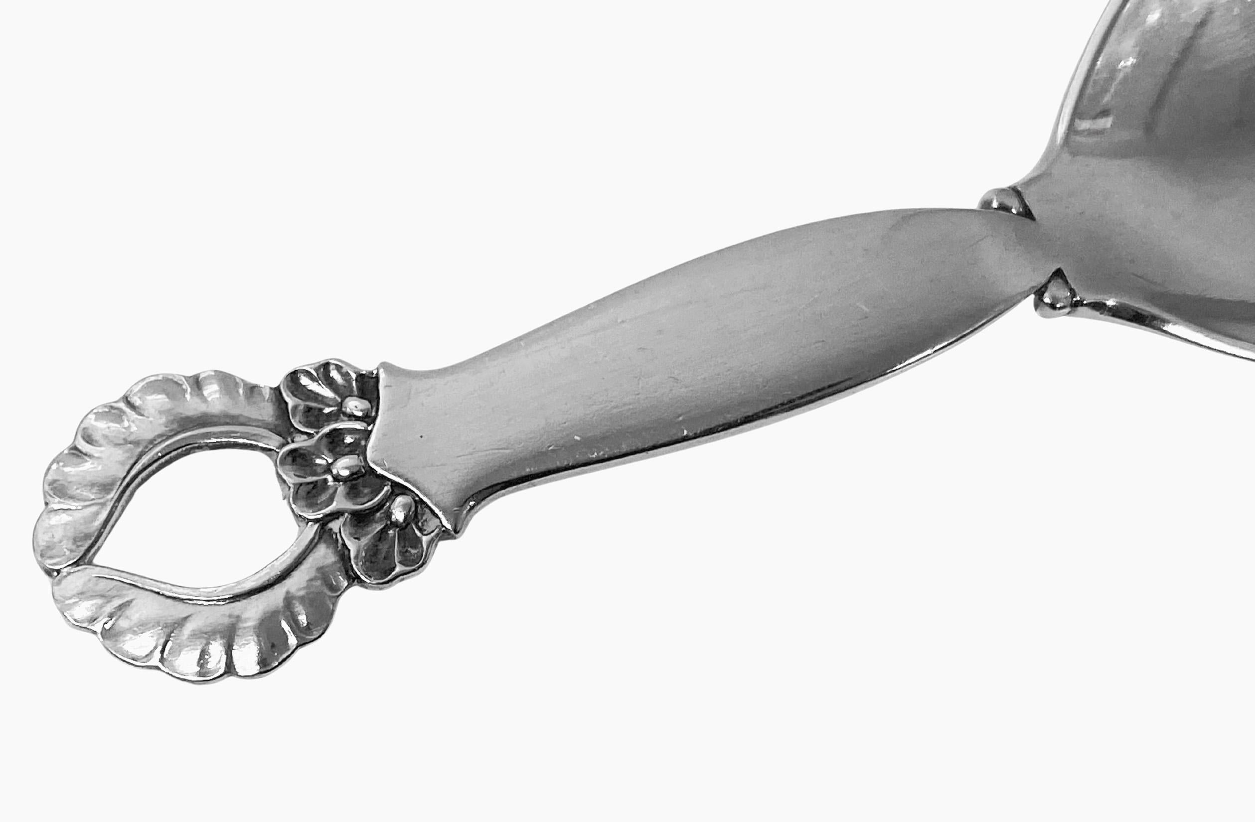 Georg Jensen cucchiaio Caddy in argento Sterling dal design raro C.A. Jensen 1940 In condizioni buone in vendita a Toronto, Ontario