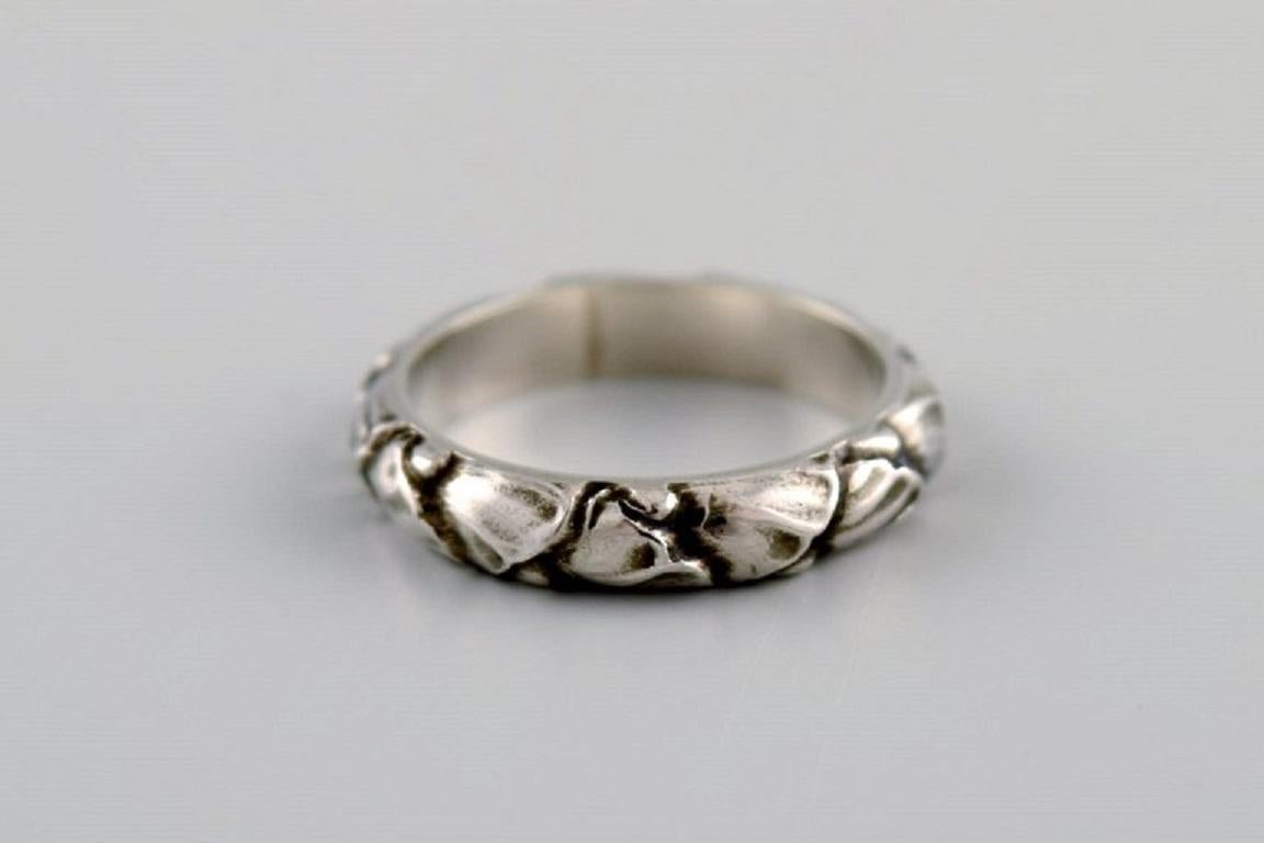 Georg Jensen ring in sterling silver. Model 28A. Late 20th century.
Width: 4 mm.
Diameter: 15 mm.
US size: 4.25.
In excellent condition.
Stamped.
In most cases, we can change the size for a fee (50 USD) per ring.