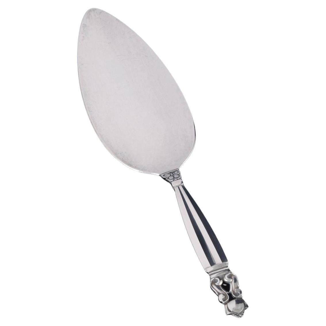 Georg Jensen. Sandwich server, “Acorn / Konge”. Sterling silver, after 1944. For Sale