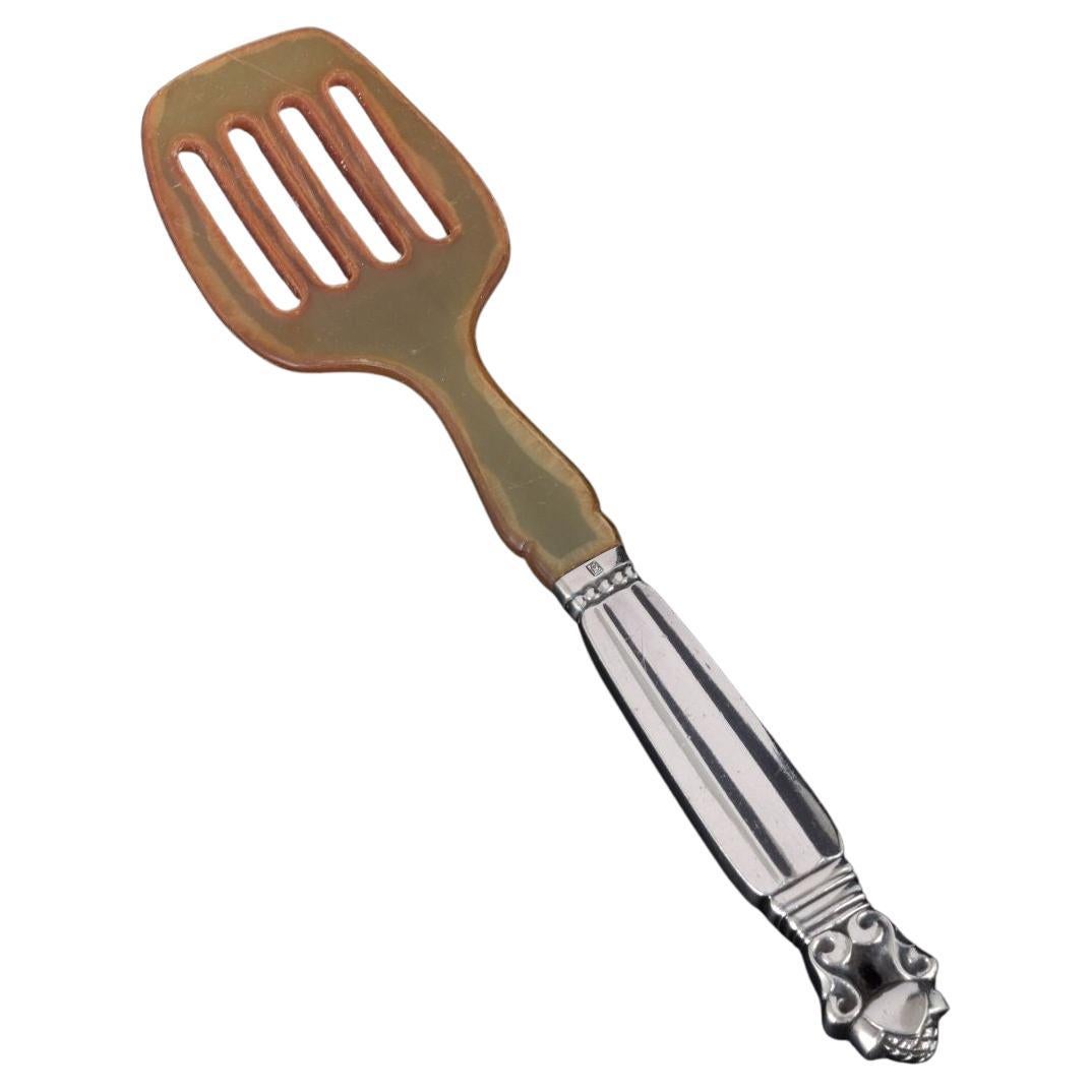 Georg Jensen. Sardine fork, “Acorn / Konge”. Sterling silver, 1933–44. For Sale