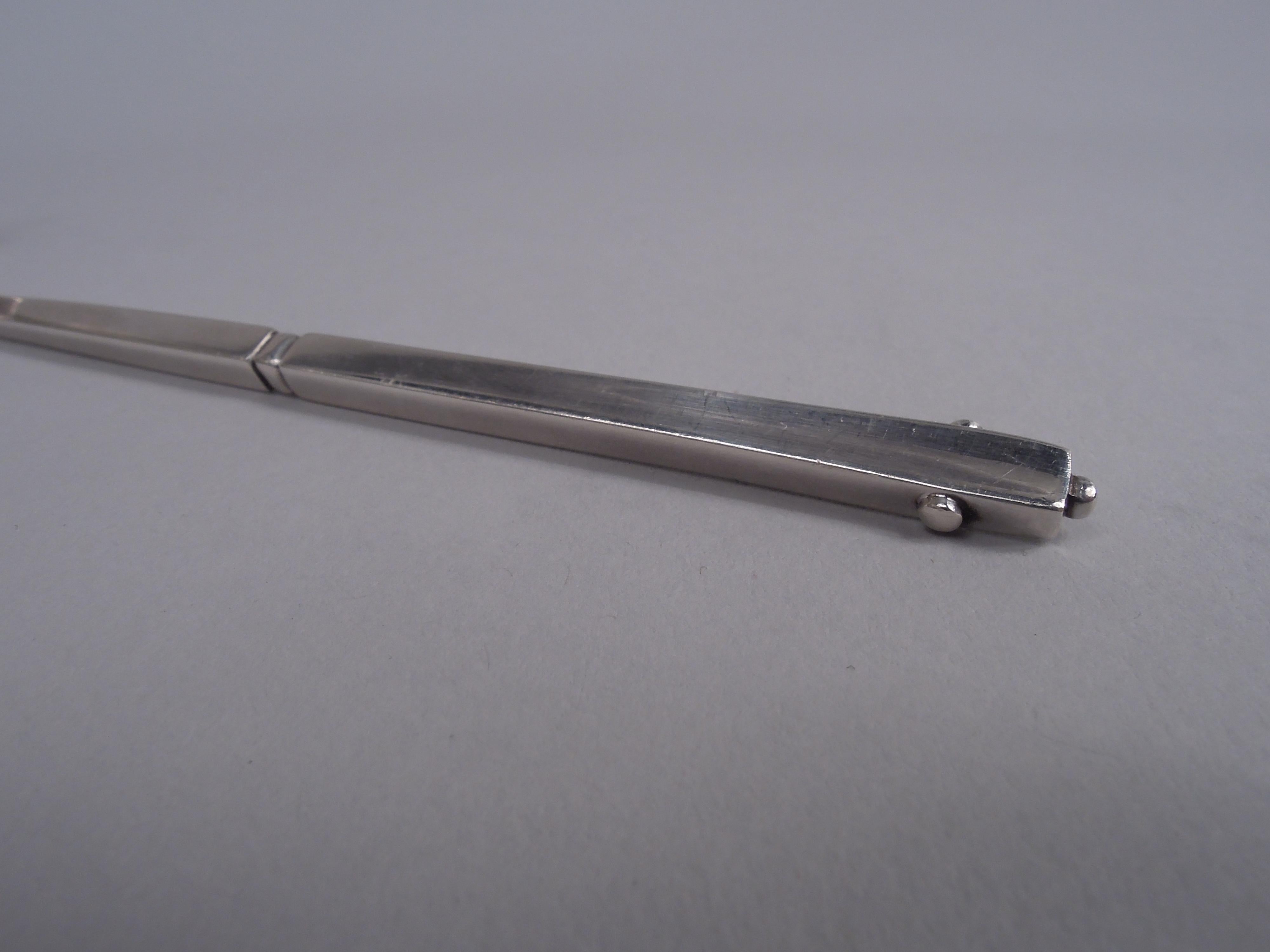 Georg Jensen Sauce Ladle in Rare Ornamental Pattern No. 23 In Good Condition For Sale In New York, NY