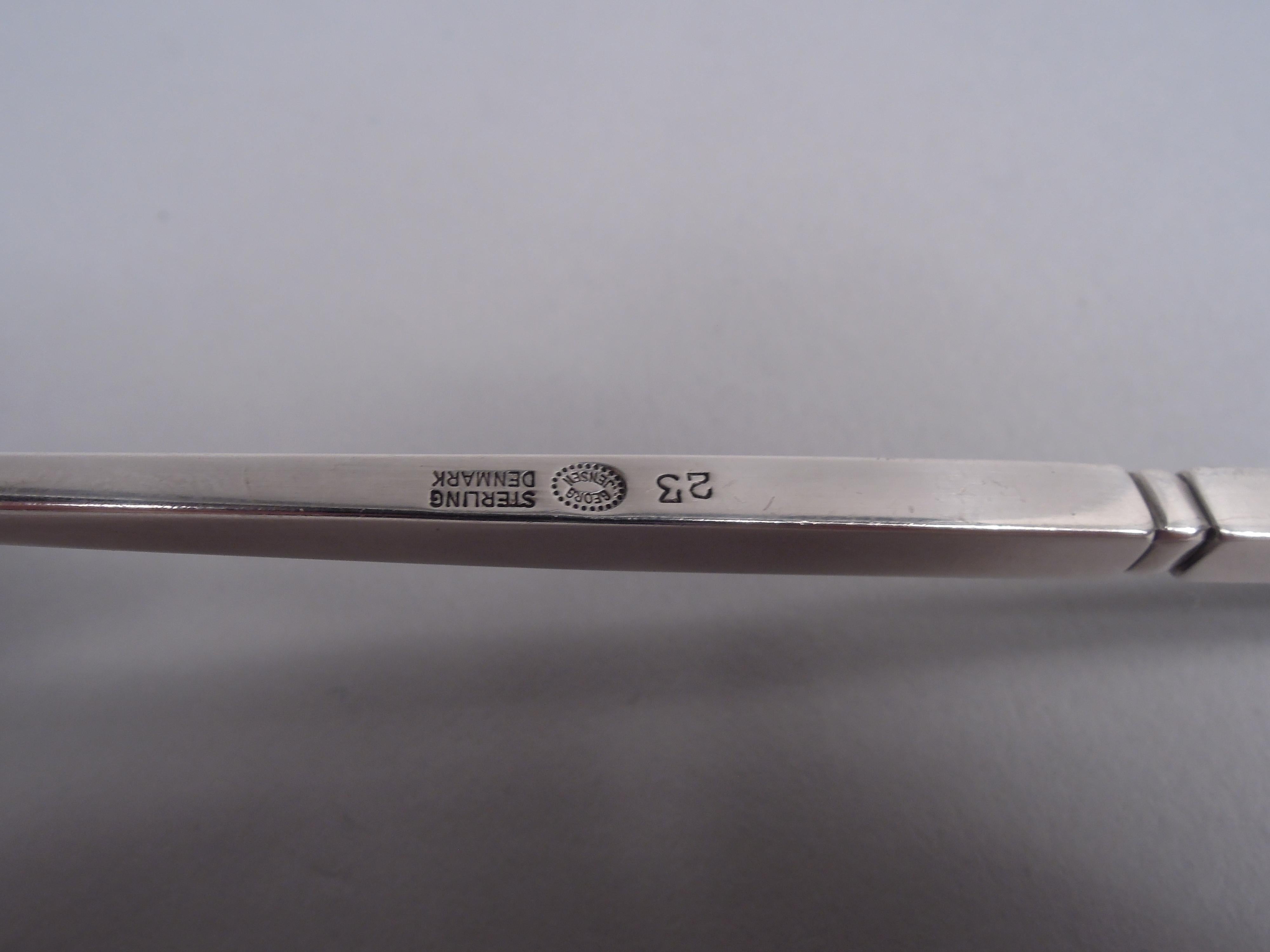 Georg Jensen Sauce Ladle in Rare Ornamental Pattern No. 23 For Sale 1