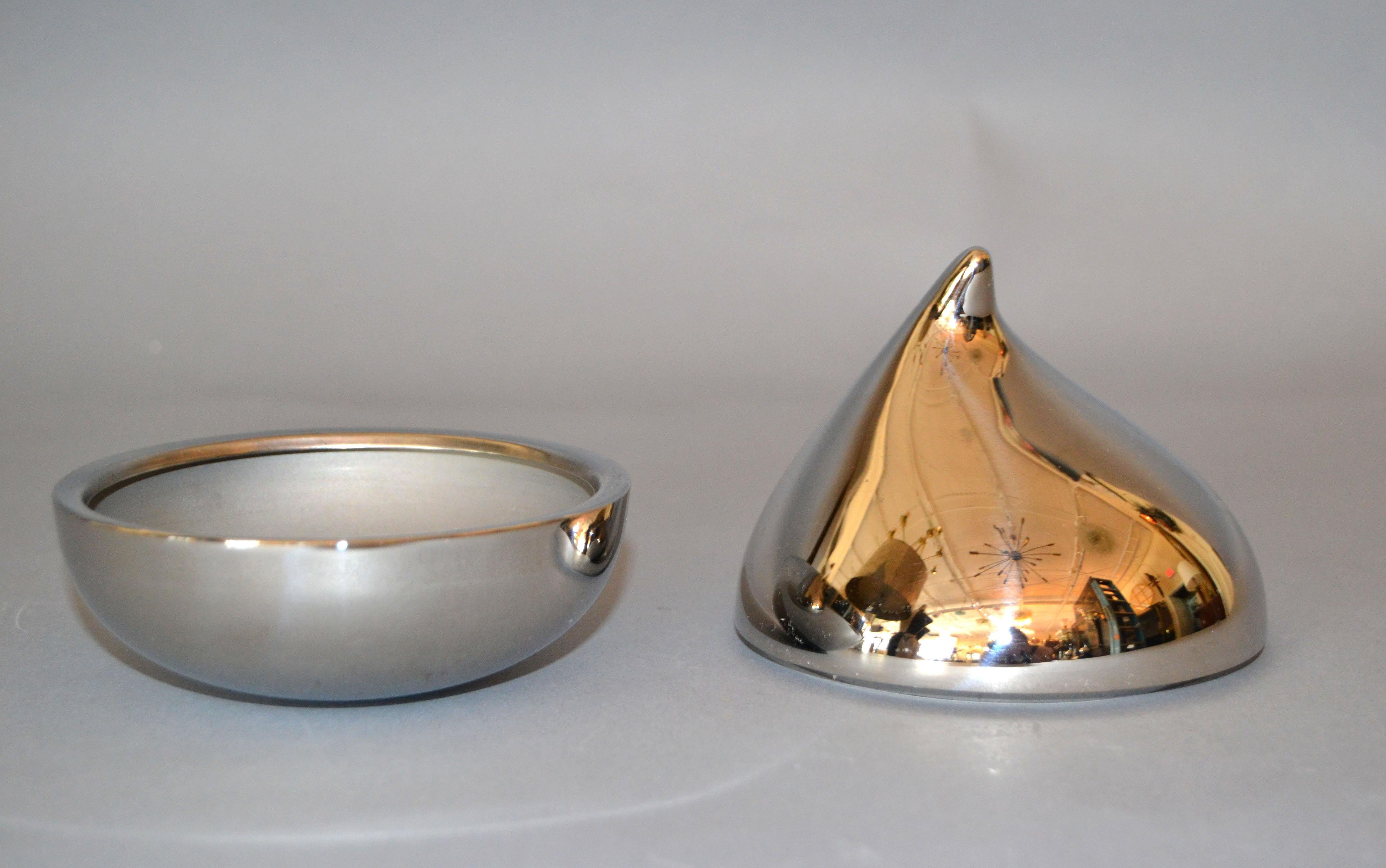 Georg Jensen Scandinavian Modern silver metal and Enamel Bonbonniere, sweet box, candy box made in Denmark.
Makers Mark Underneath.
      