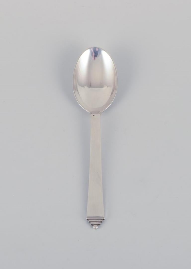 Danese Georg Jensen, set di cinque cucchiai da dessert Pyramid in argento sterling. in vendita