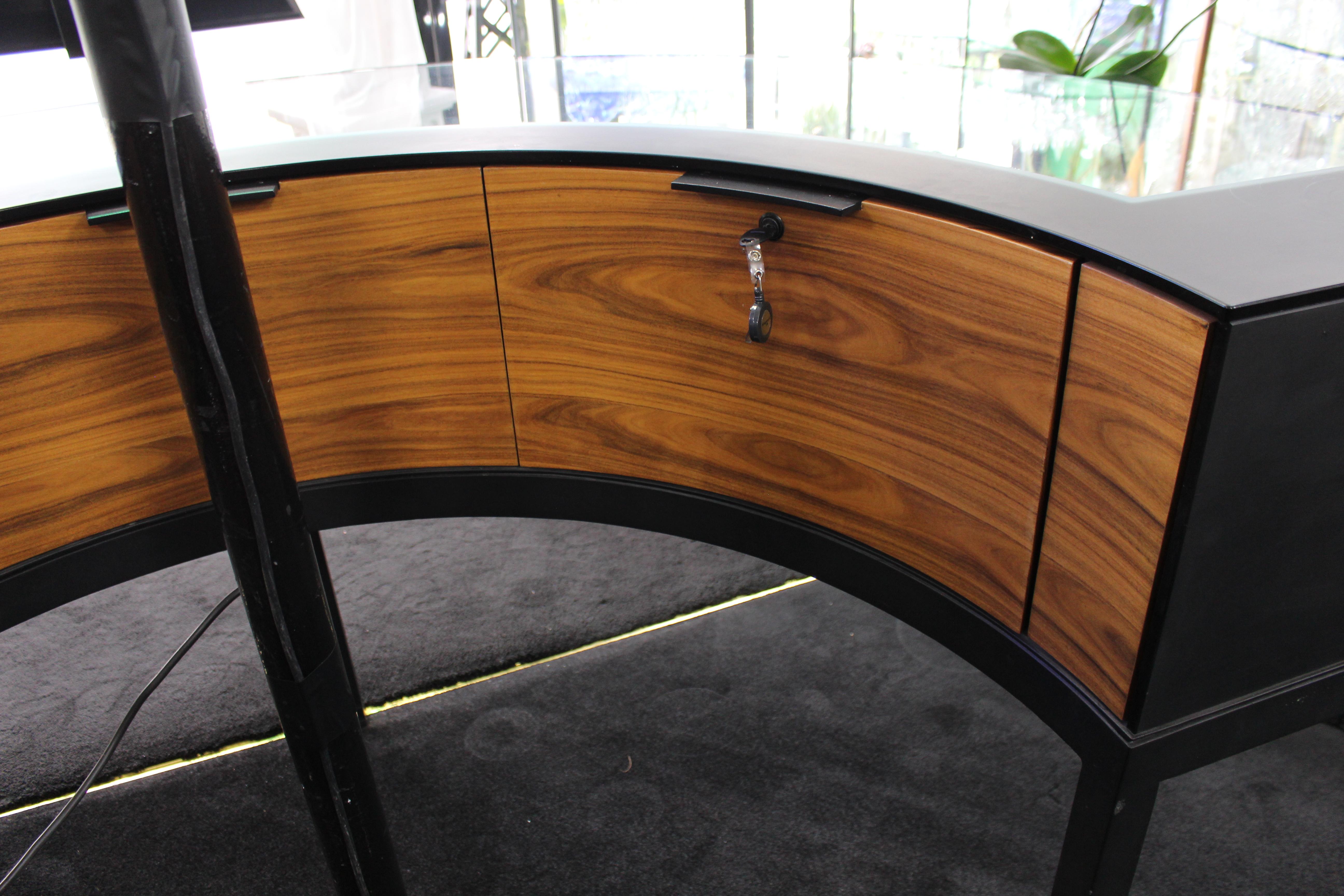 Georg Jensen Showroom Cabinet in Curved Glass and Ebonised Steel For Sale 4