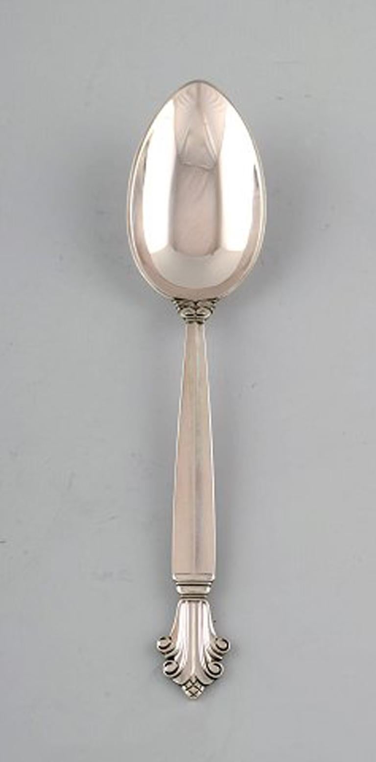 Georg Jensen silver Acanthus silverware, Georg Jensen dinner spoon/soup spoon.
Pattern: Acanthus. Designed by Johan Rohde.
Measures: Length 18 cm.
In very good condition.
Stamped.
2 pieces in stock.