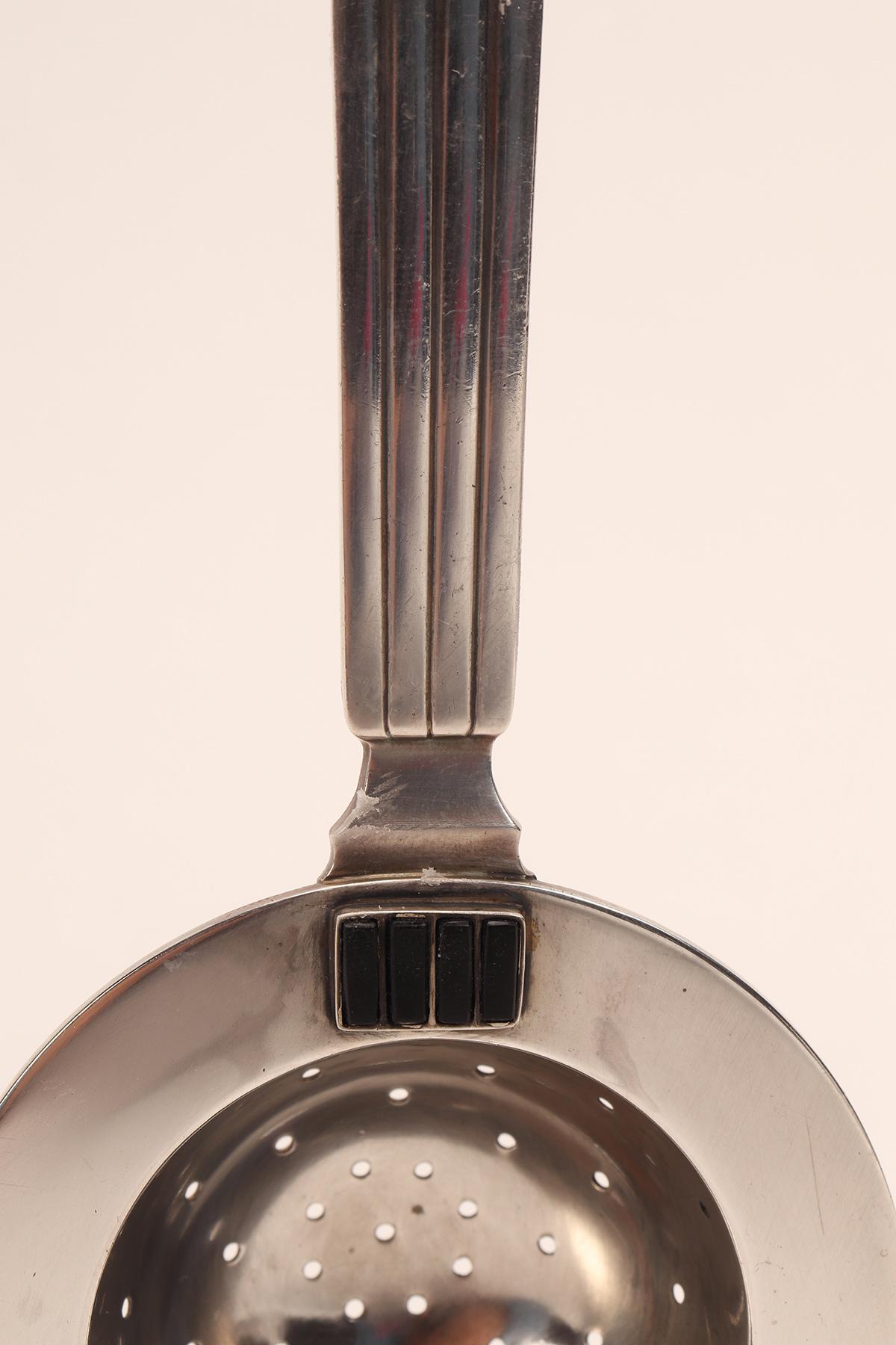 20th Century Georg Jensen silver and enamels tea strainer, Denmark 1930. For Sale
