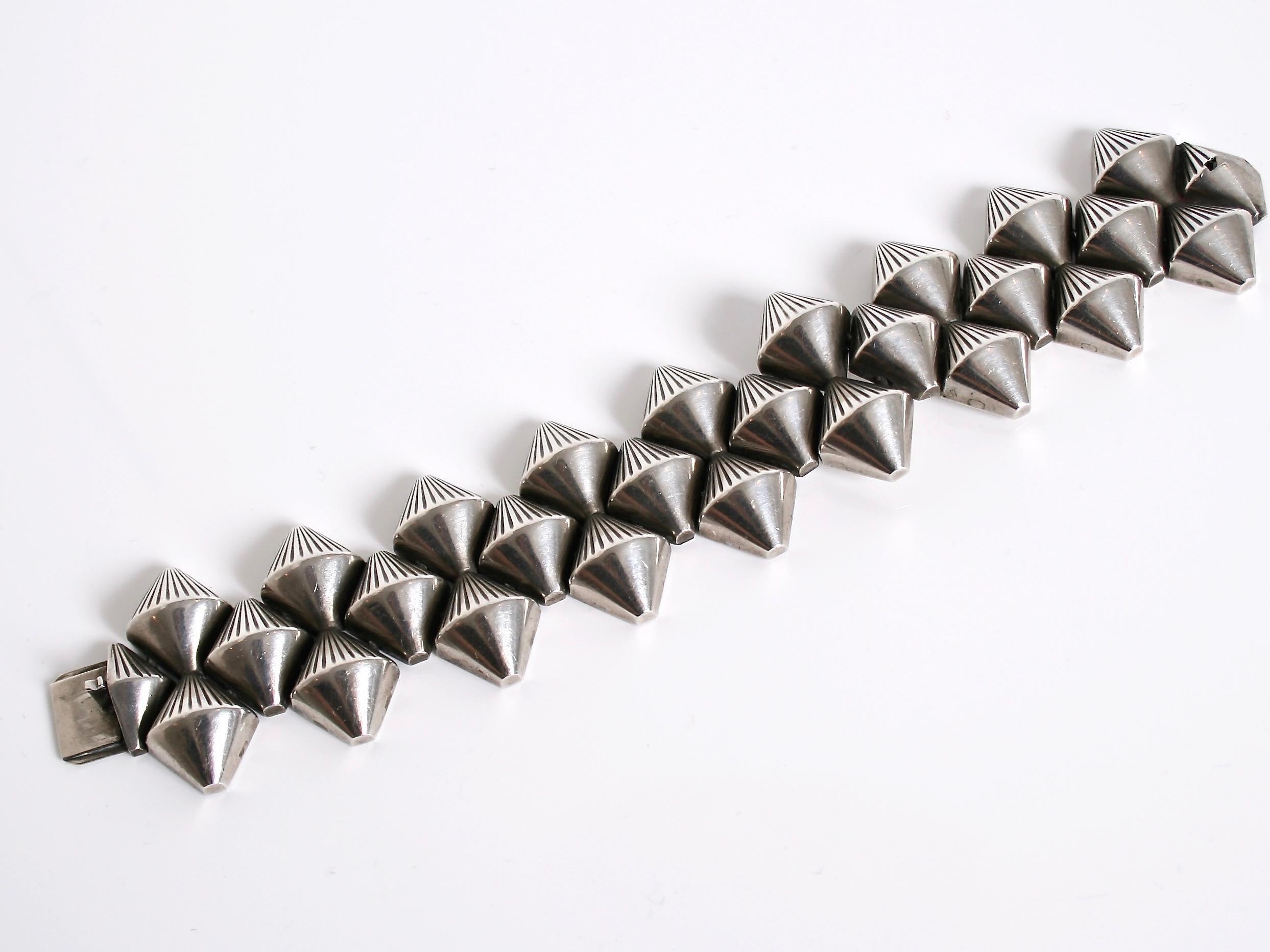 Georg Jensen, Silberarmband entworfen von Arno Malinowski, Dänemark, Georg Jensen (Modernistisch)