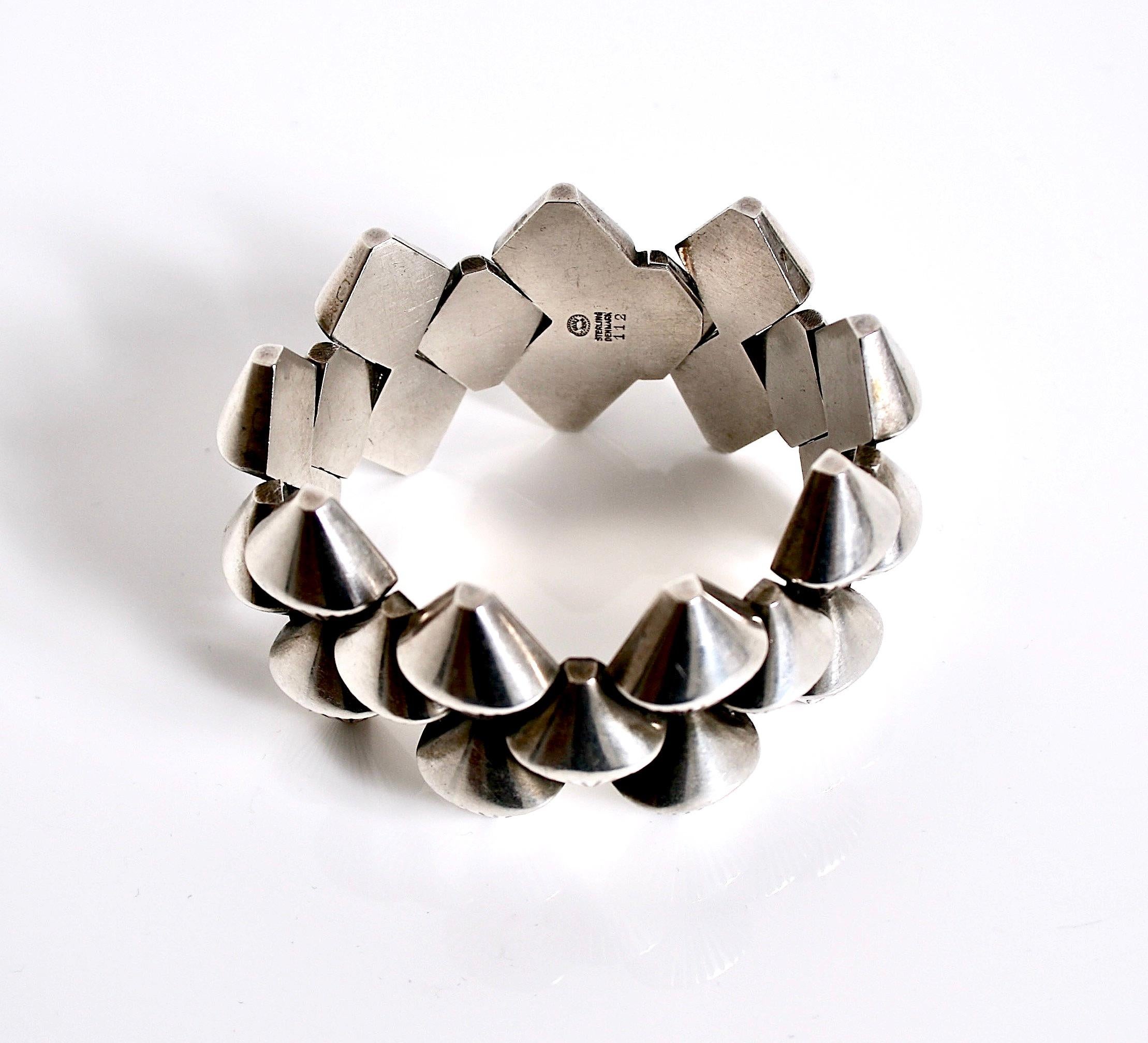 Georg Jensen, Silberarmband entworfen von Arno Malinowski, Dänemark, Georg Jensen im Zustand „Gut“ in London, GB