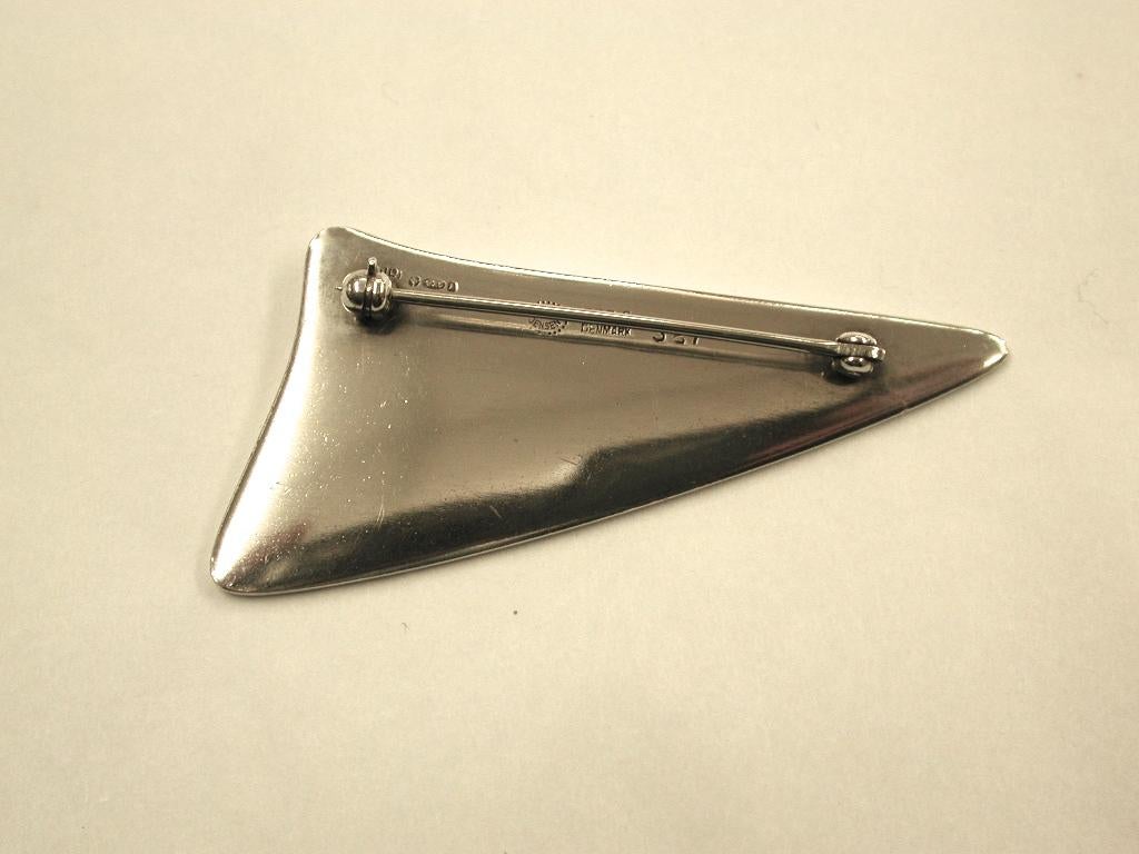 Georg Jensen Silver Brooch, designed by Henning Koppel, No 327, dated 1965
Lovely angular brooch made in 925 standard silver withLondon import marks,
to be sold in their  London shop in 1965.