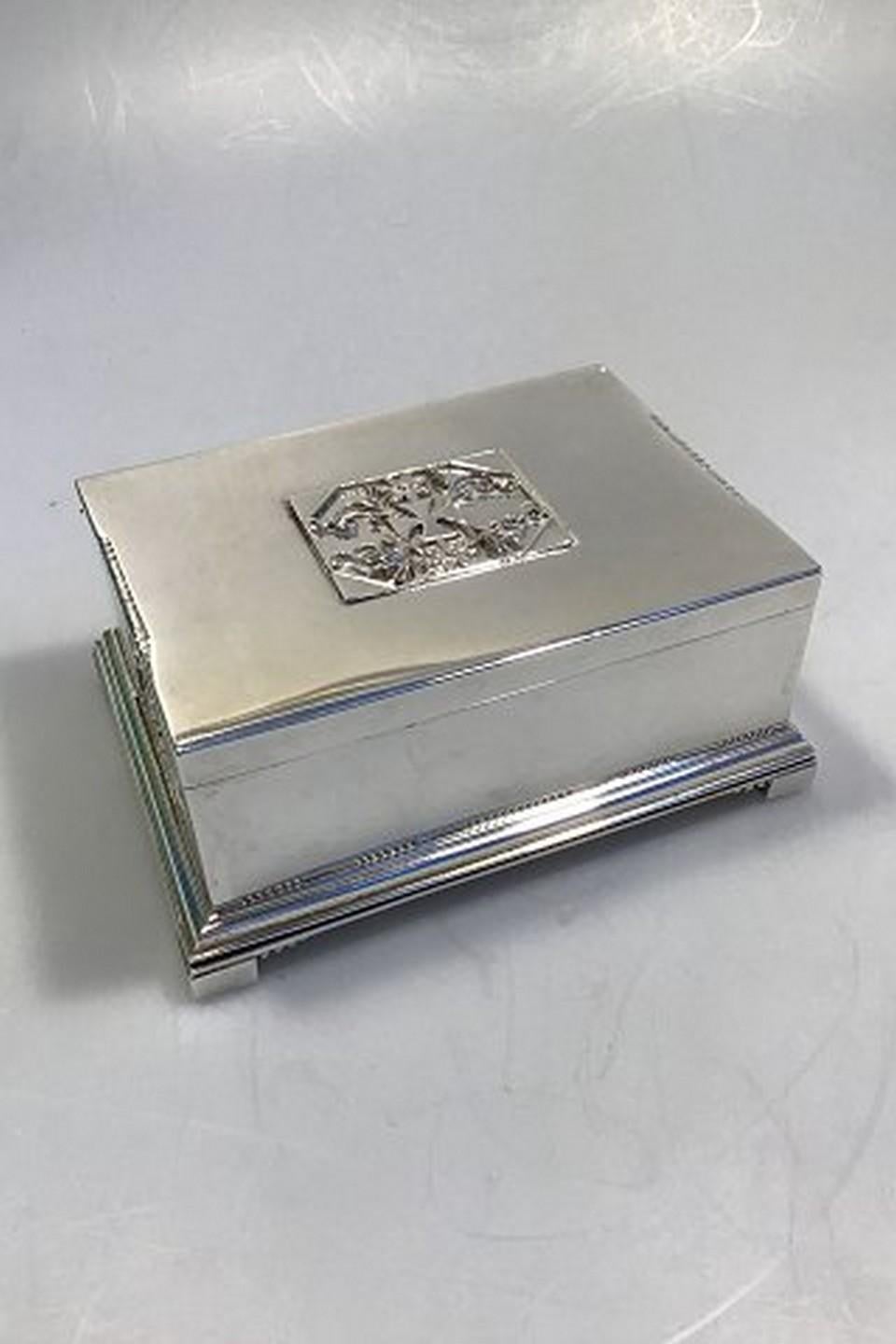 Fatto a mano Georg Jensen Scatola per sigari d'argento/con coperchio rivestito in legno 1916 Design Line di Johan Rohde in vendita