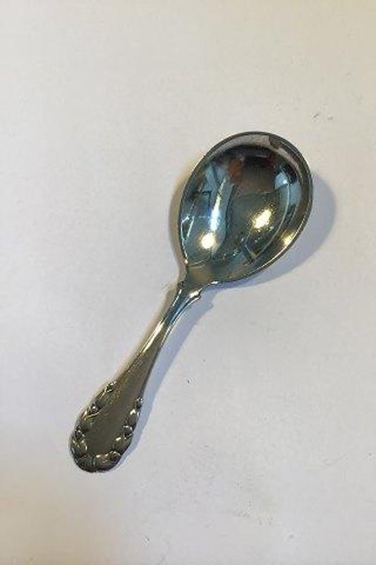 Georg Jensen silver lily of the valley sugar spoon No 171 

Measures: L 11 cm/4.33 in.