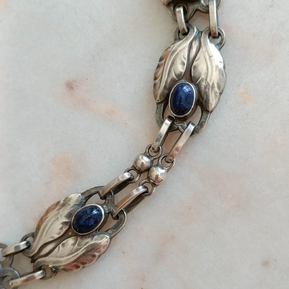 Georg Jensen Silver Necklace Model 1 with Cabochon Lapis Lazuli In Good Condition In Magenta, IT