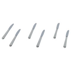 Six couteaux de déjeuner Pyramid en argent sterling et acier inoxydable Georg Jensen