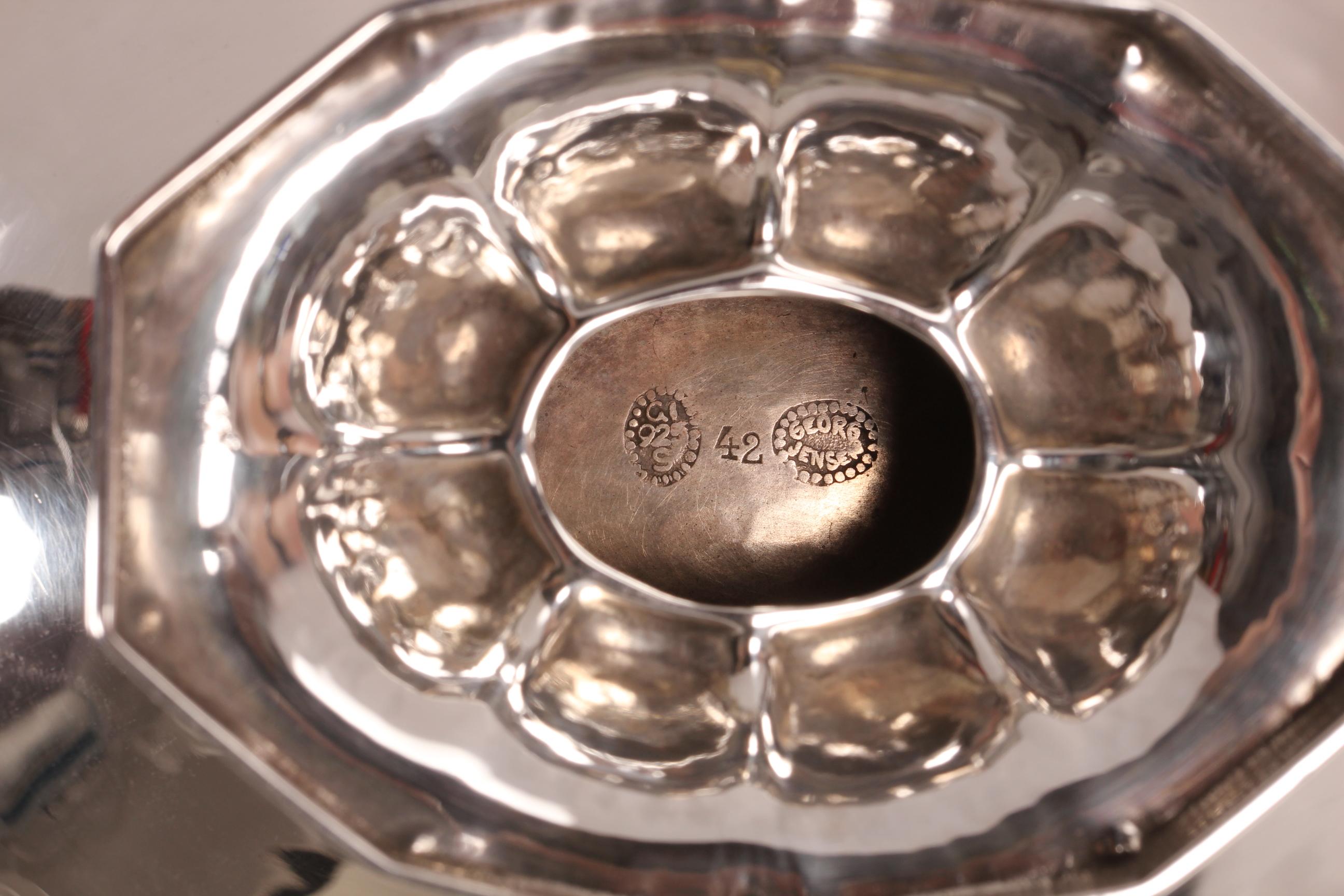 Georg Jensen Bombonera ovalada pequeña de plata de ley 925s fabricada después de 1945 Danés en venta