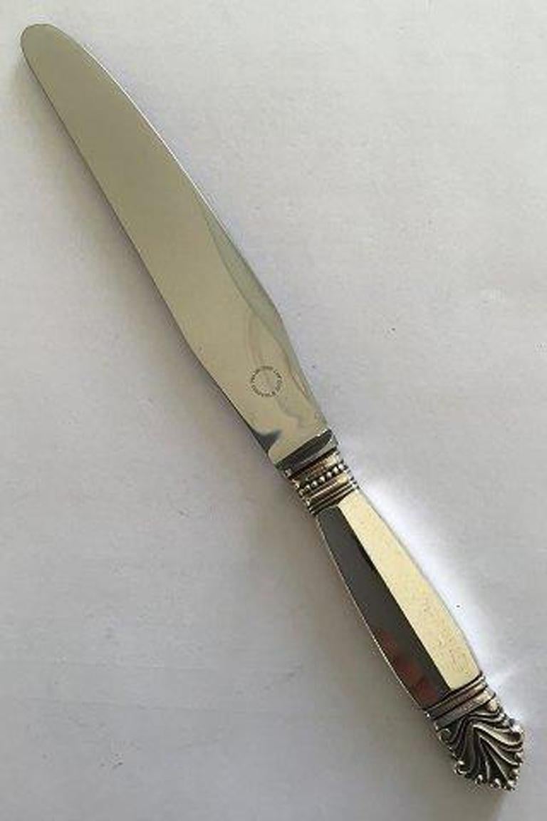 Georg Jensen sterling silver acanthus dinner knife no 003

Measures 25 cm(9 27/32 in).