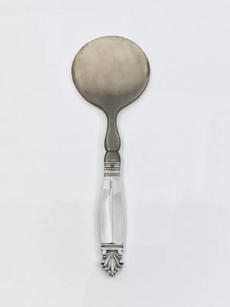 Georg Jensen Sterling Silver Acanthus Flat Server With Horn 206 In Good Condition For Sale In Hellerup, DK