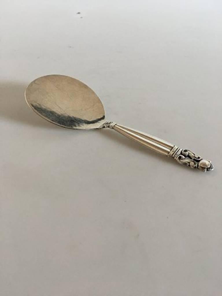 Georg Jensen sterling silver acorn pastry server #201. Measures: 15.5 cm / 6 7/64 inches.