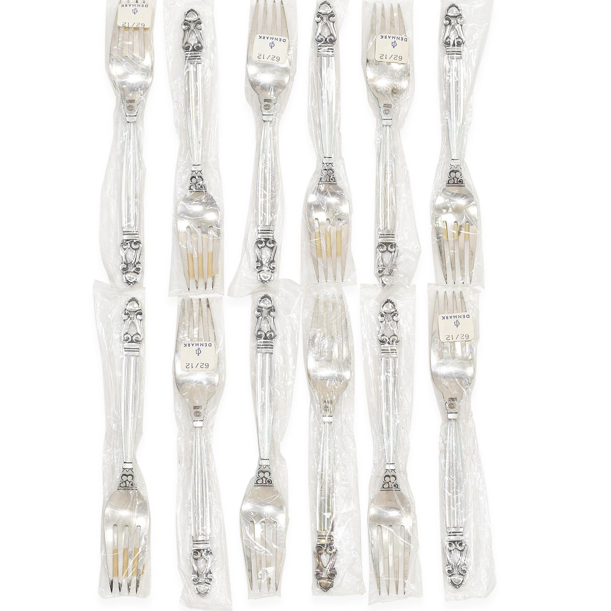 Moderne Georg Jensen Sterling Silver Acorn Set Dinner Flatware Set 67 Pieces New en vente