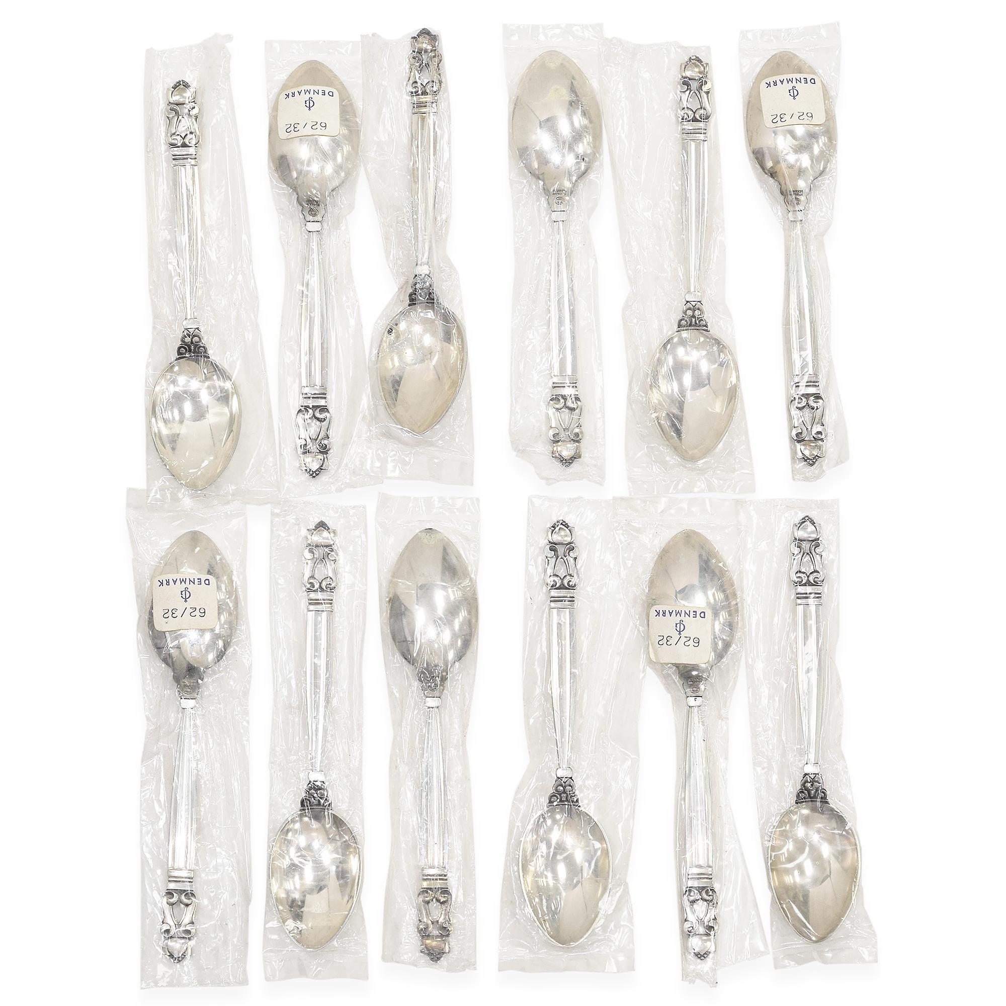 Georg Jensen Sterling Silver Acorn Set Dinner Flatware Set 67 Pieces New Unisexe en vente