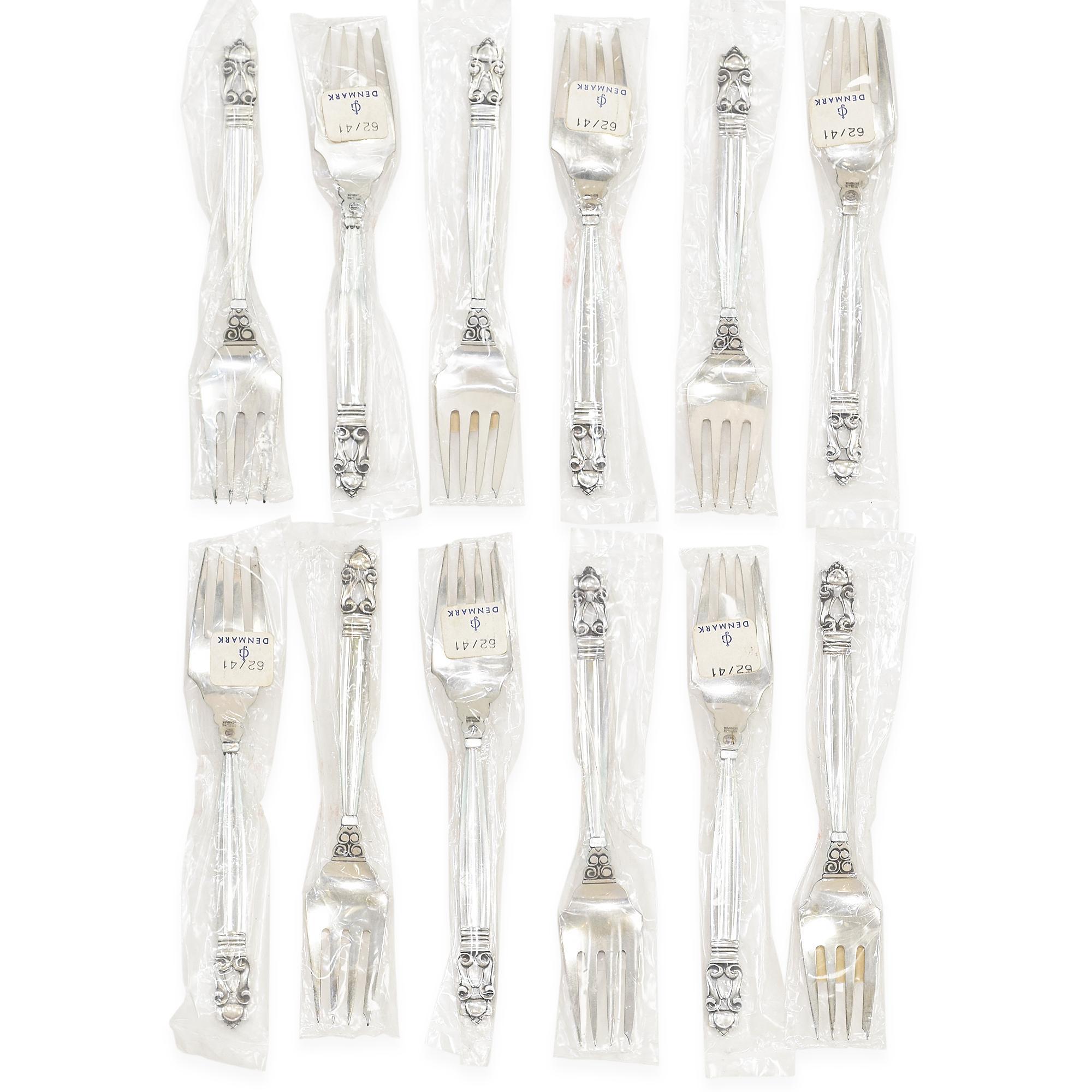 Georg Jensen Sterling Silver Acorn Set Dinner Flatware Set 67 Pieces New en vente 2