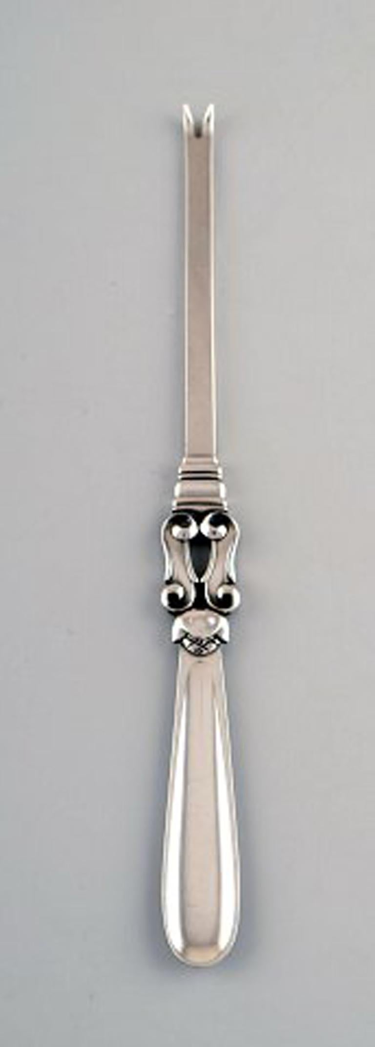 Georg Jensen, sterling silver. Acorn. Set of ten lobster forks.
In perfect condition.
Measures: 19 cm.
Stamped, 1945-1951.