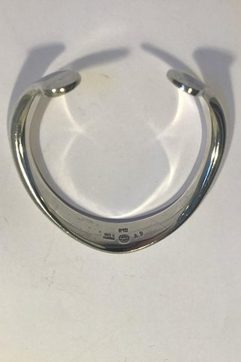 Georg Jensen Sterling Silver Armring No 9A Design Ove Wendt In Good Condition For Sale In Copenhagen, DK