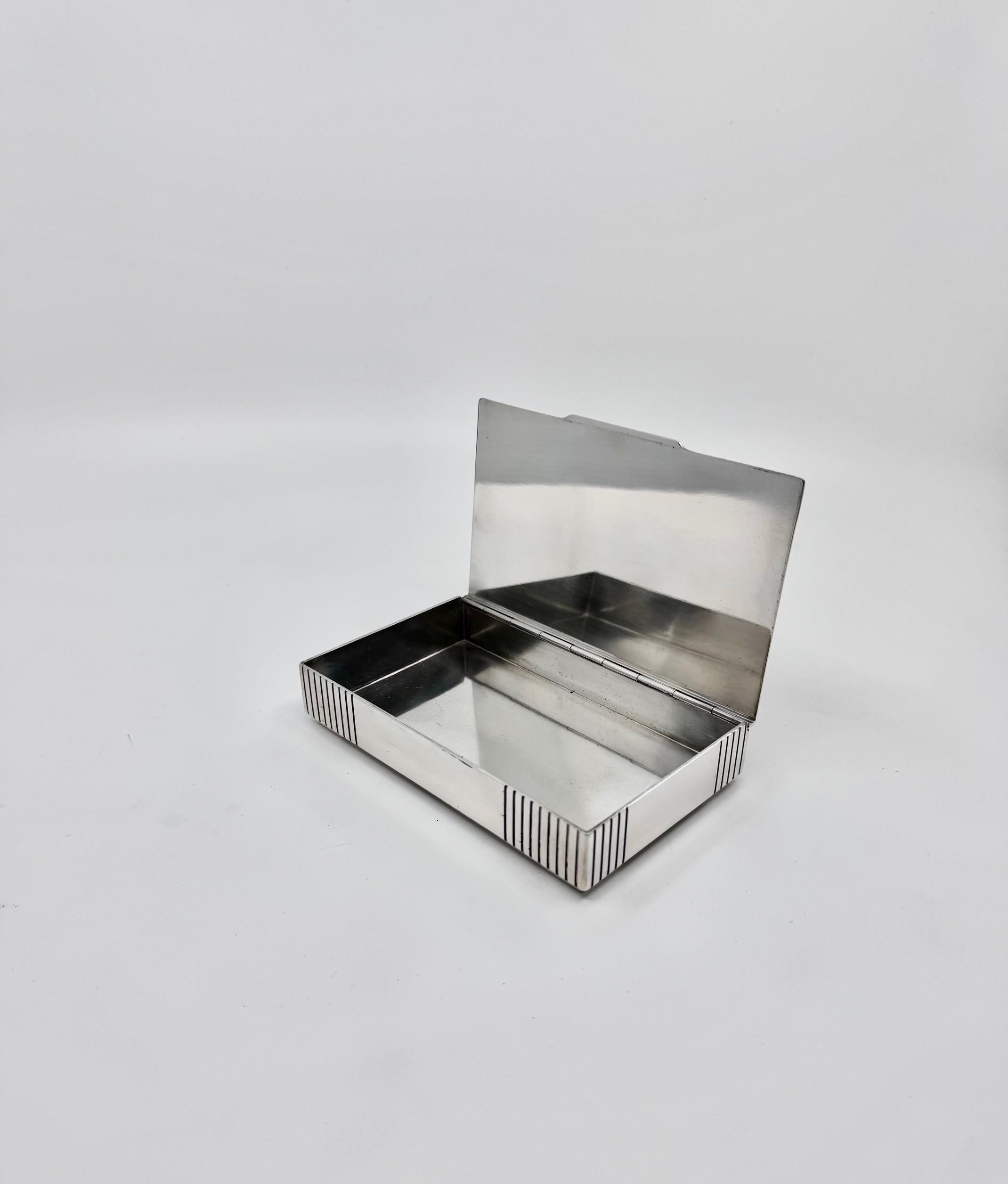 Georg Jensen Sterling Silver Art Deco Box 843 In Excellent Condition For Sale In Hellerup, DK