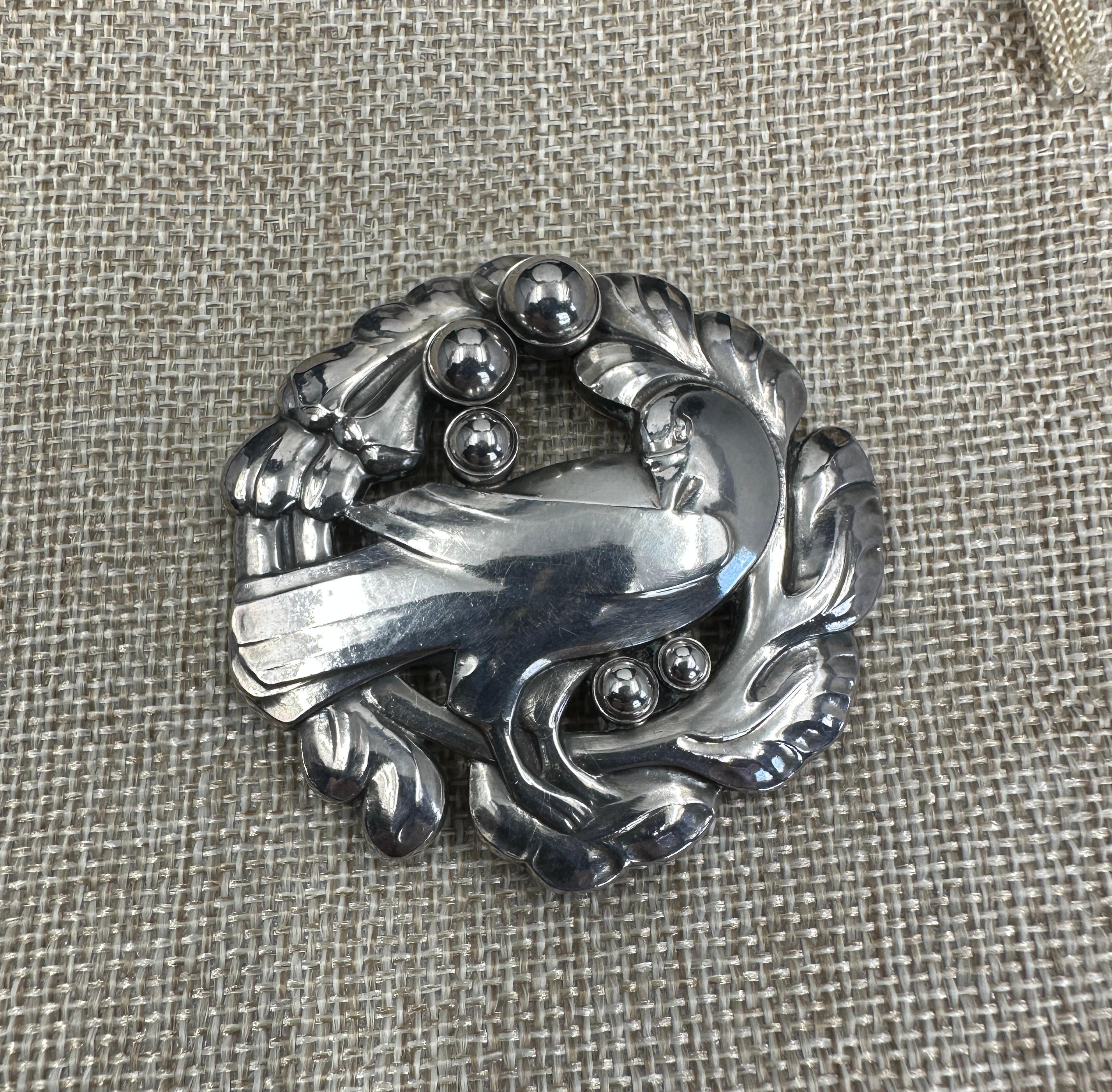 Georg Jensen Sterling Silber Vogel Brosche Large 6cm Größe Rare 5 Berry Design 70 (Art nouveau) im Angebot