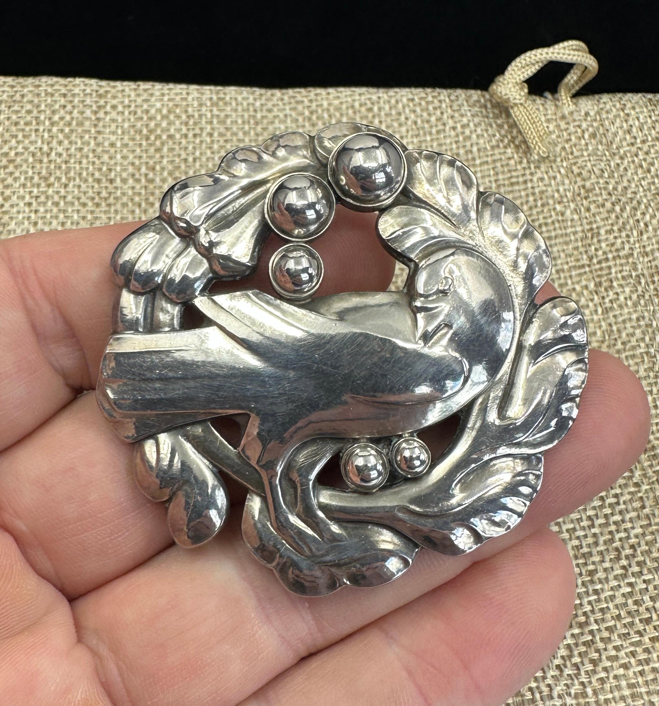 Georg Jensen Sterling Silber Vogel Brosche Large 6cm Größe Rare 5 Berry Design 70 im Zustand „Hervorragend“ im Angebot in New York, NY