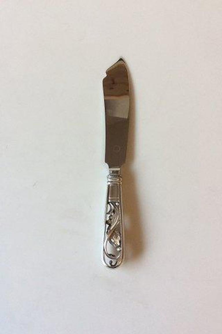 Georg Jensen argento sterling blossom no 84 coltello da torta no 347. 

Misura 17,5 cm / 6 57/64
