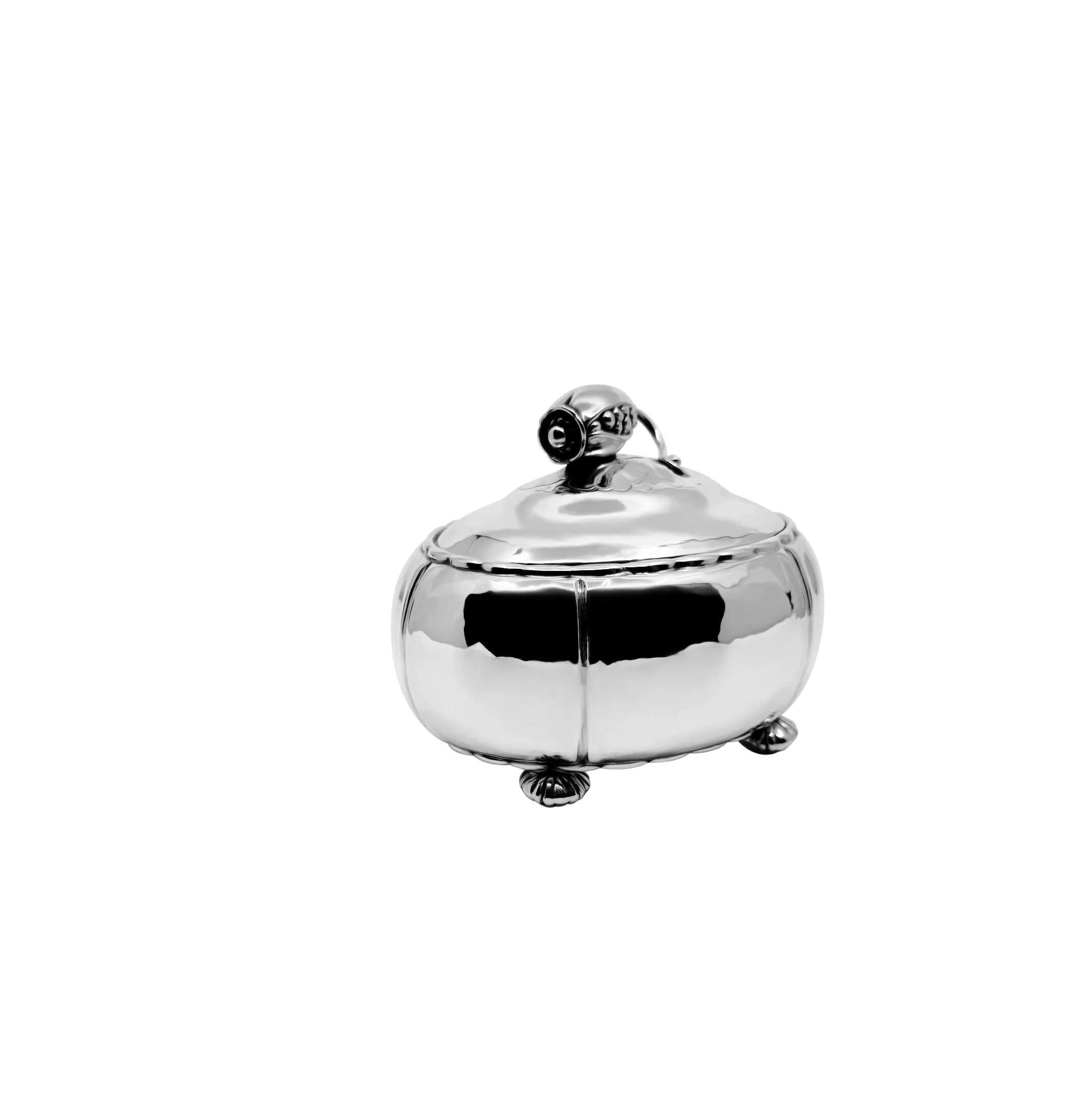 Bombonera Georg Jensen de plata de ley 186 Art Nouveau en venta