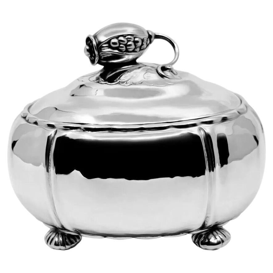 Bombonera Georg Jensen de plata de ley 186