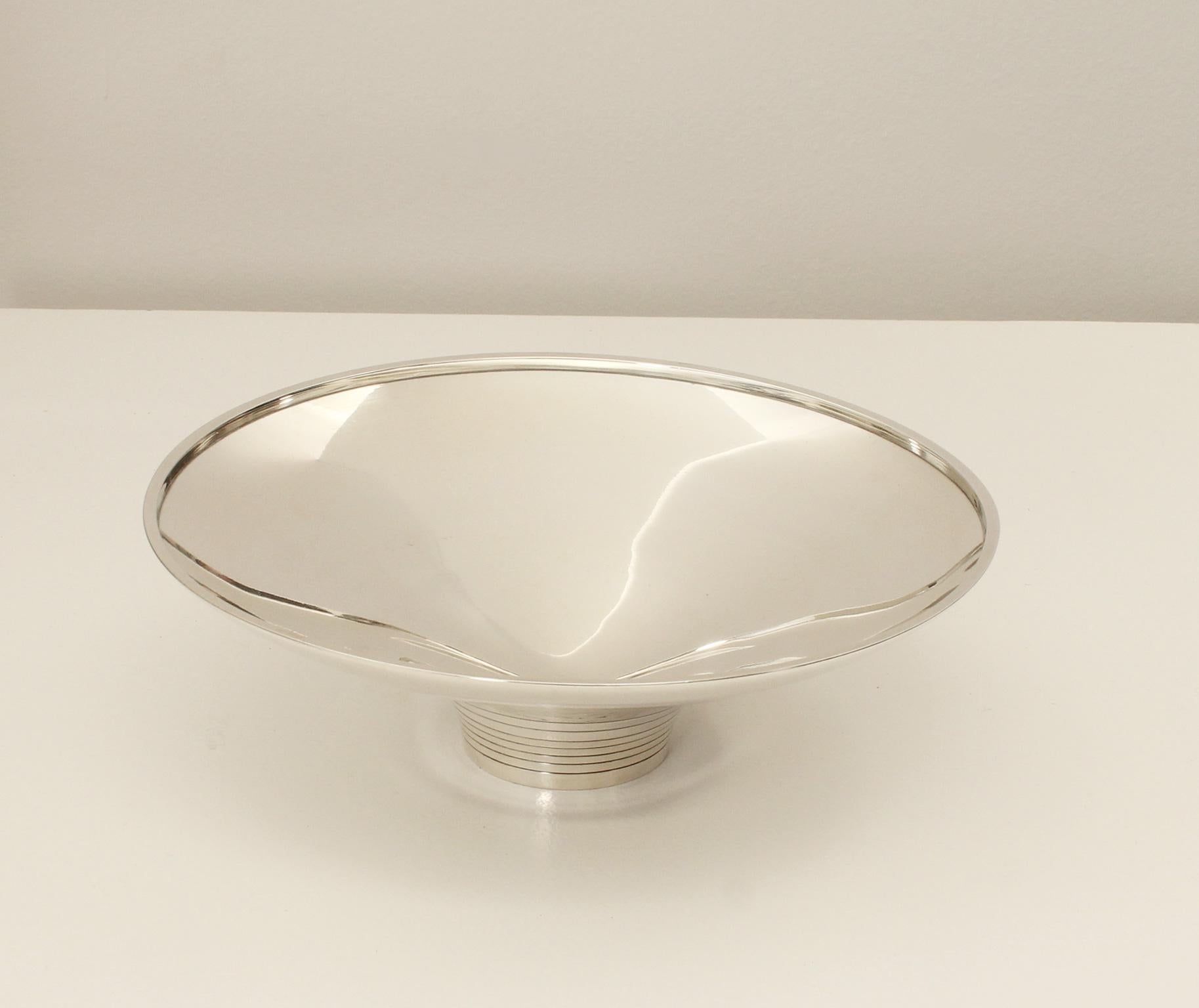Georg Jensen sterling silver bowl from 1950's with stamp that belongs to the George Jensen store in Barcelona. Sterling silver, weighs 578 grams.