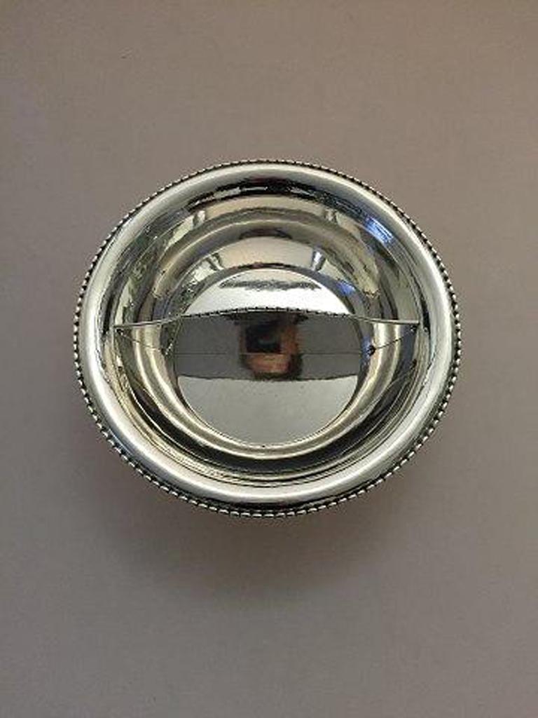 Georg Jensen Sterling Silver Bowl with Room Devider No 290L In Good Condition For Sale In Copenhagen, DK