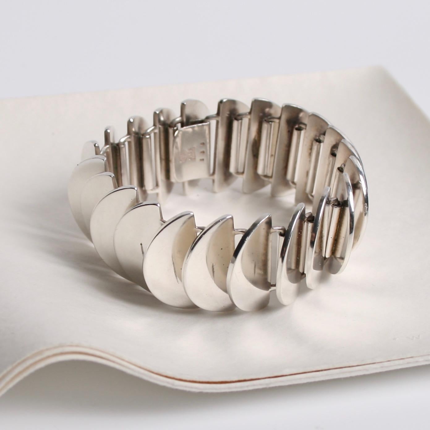 Modernist Georg Jensen Sterling Silver Bracelet Designed by Astrid Fog, Denmark, c.1969 For Sale