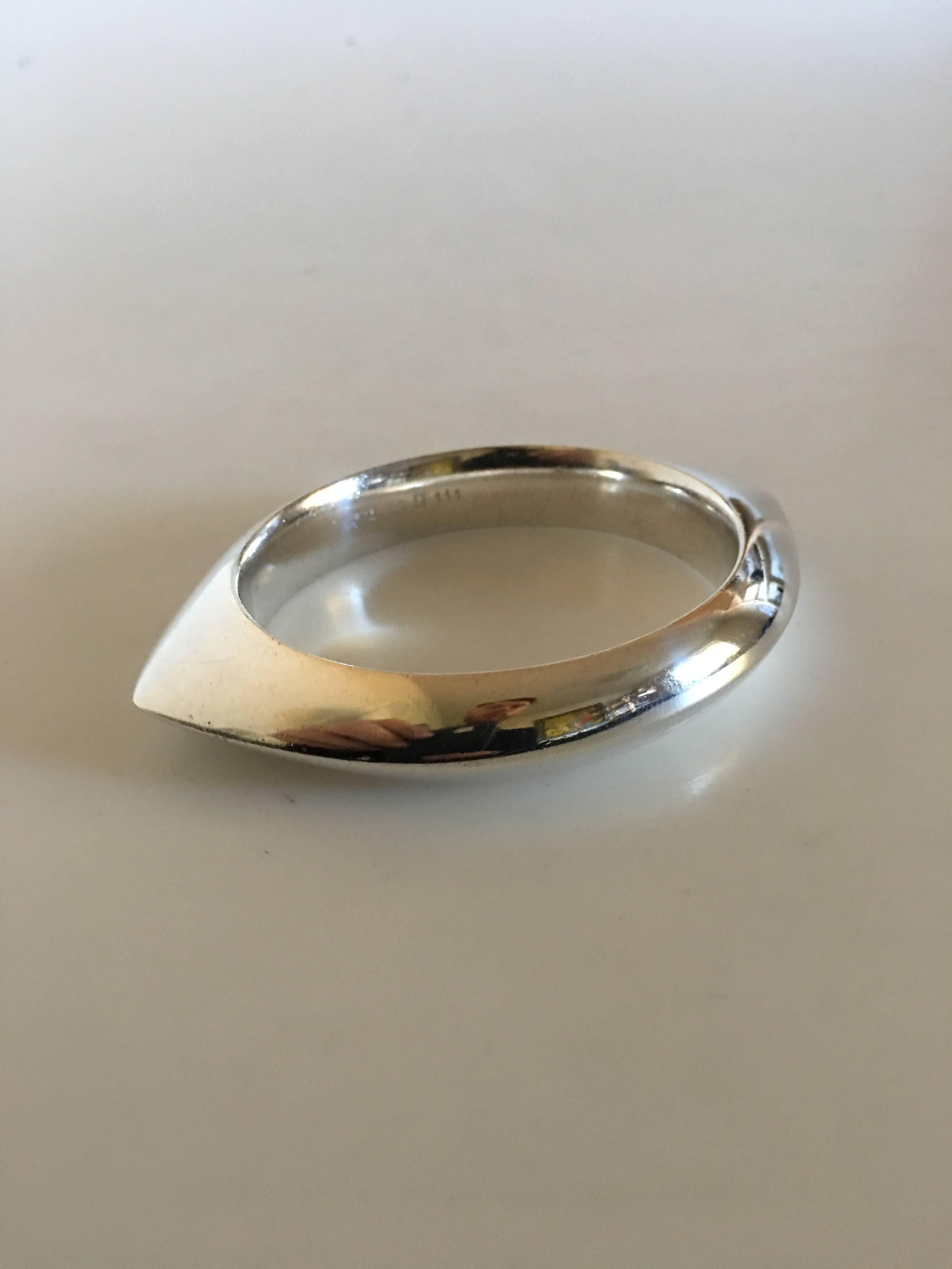 Georg Jensen Sterling Silver Bracelet by Nanna Ditzel No 111. Weighs 51.8 gr / 1.80oz. Diameter measures 6,5cm/2,55 in