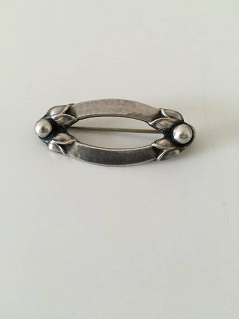 Georg Jensen Sterling Silver Brooch #141. Measures 4,4cm (1 47 /64 in.) and is in good condition. Is from 1933-1944. Weighs 6g / 0,21oz