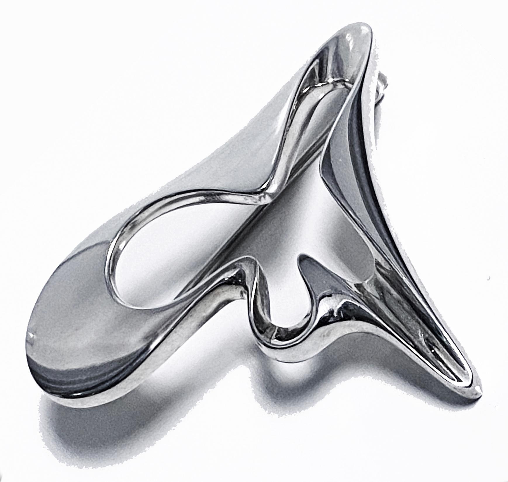 Georg Jensen Sterling Silver brooch, design #324 by Henning Koppel In Good Condition In Toronto, ON