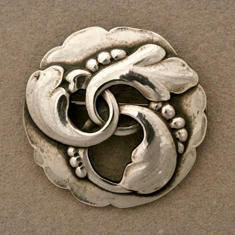 Georg Jensen Sterling Silver Brooch No. 20 In Good Condition For Sale In San Francisco, CA