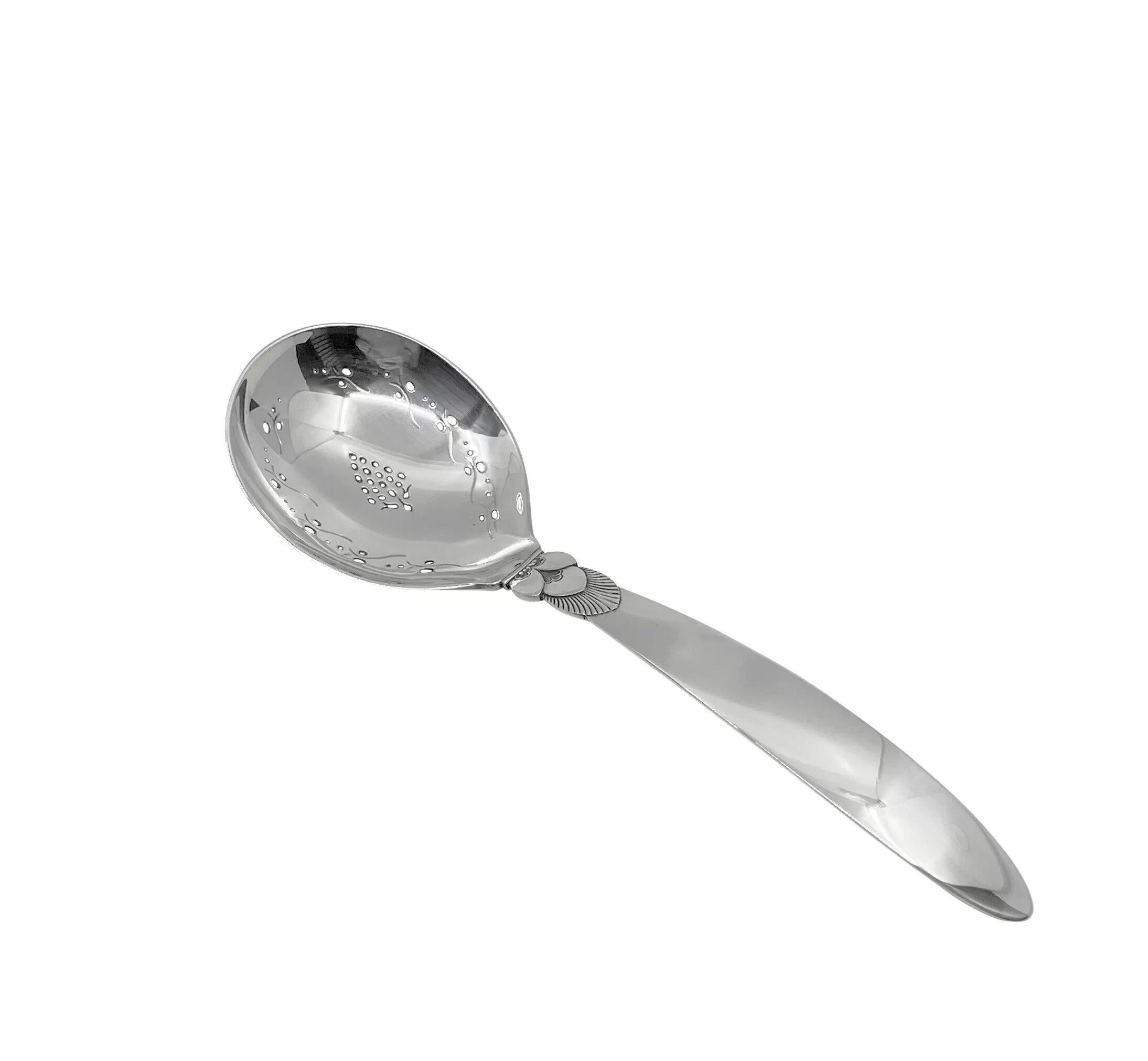 Art Déco Georg Jensen Cucchiaio con bacche di cactus in argento sterling #182 in vendita