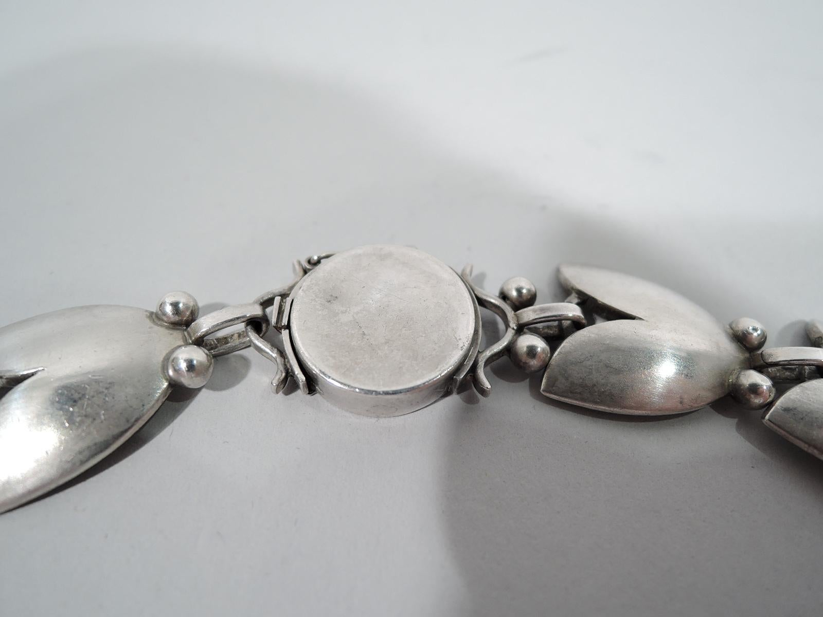 Georg Jensen Sterling Silver Classic Tulip Necklace In Excellent Condition In New York, NY