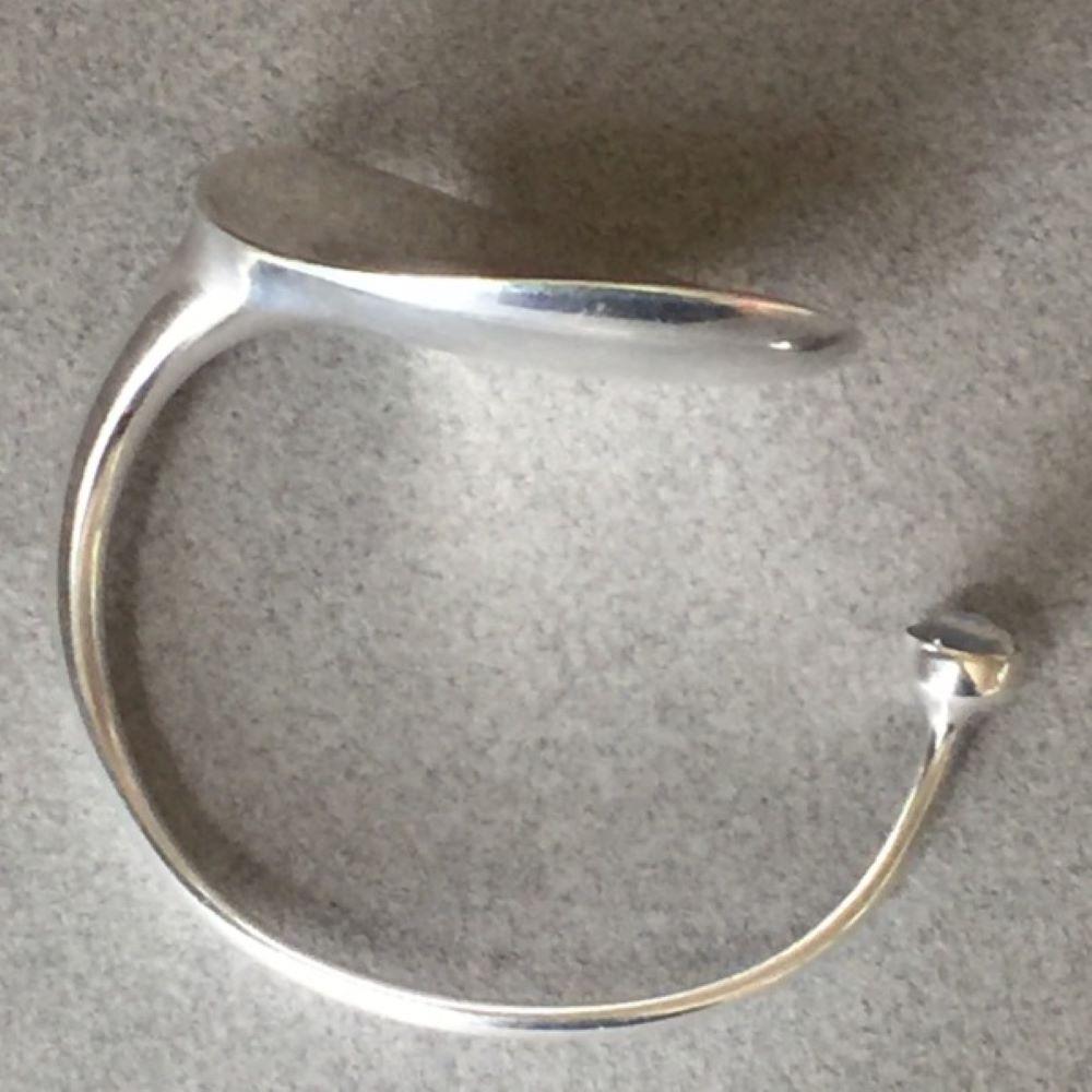Georg Jensen Sterling Silver Cuff with Moonstone No. 257 by Vivianna Torun In Good Condition For Sale In Big Bend, WI
